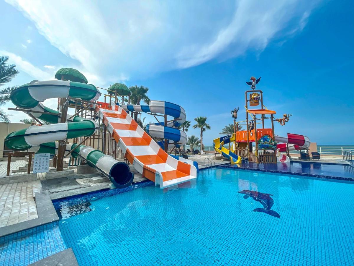 Radisson Blu Hotel & Resort, Sohar Exterior photo Aqua Park