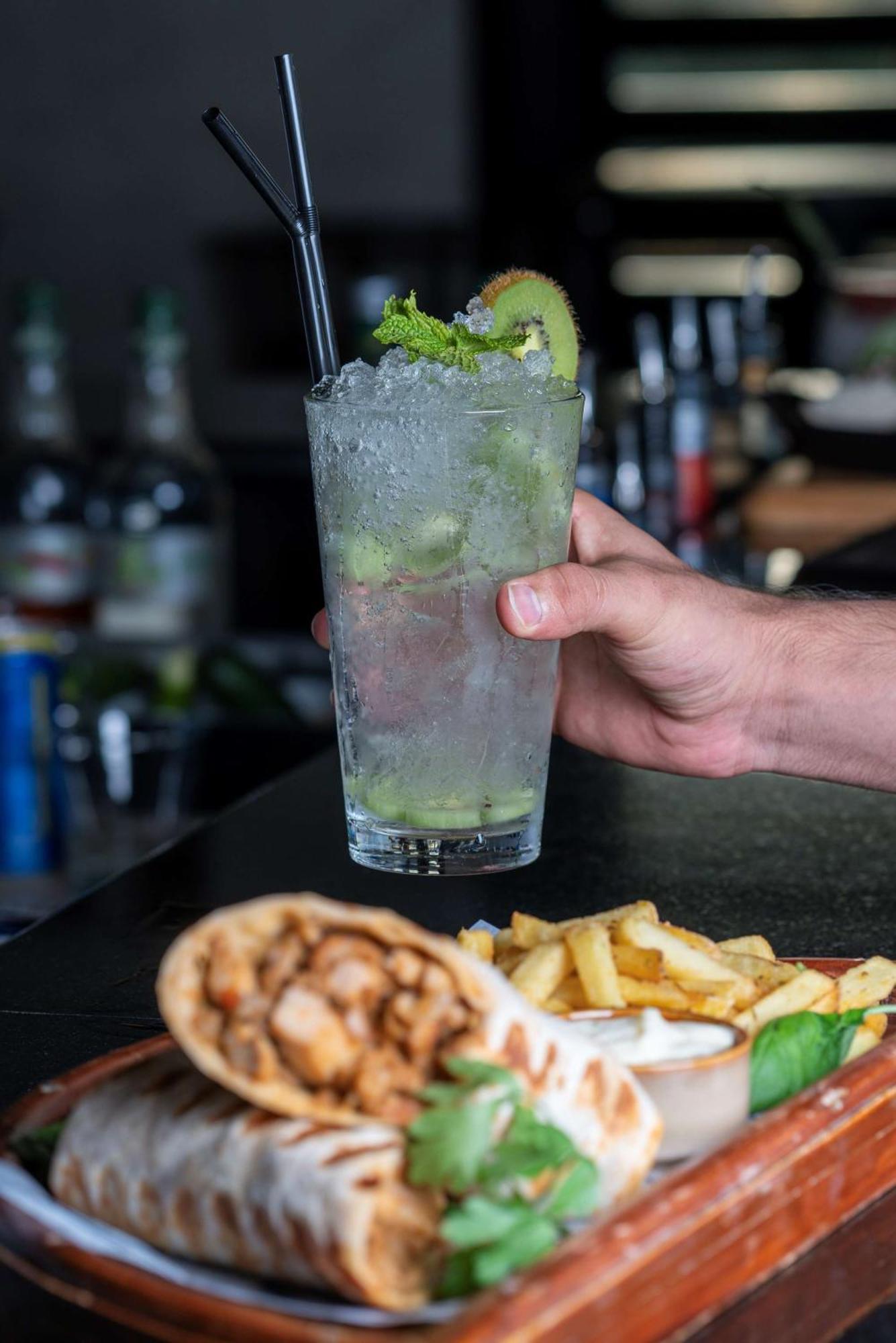 Radisson Blu Hotel & Resort, Sohar Exterior photo A caipirinha