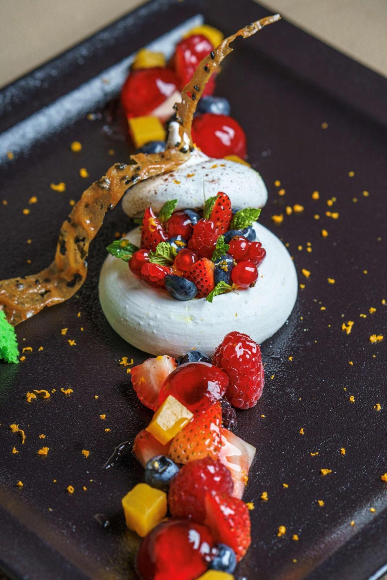 Radisson Blu Hotel & Resort, Sohar Exterior photo A fruit salad