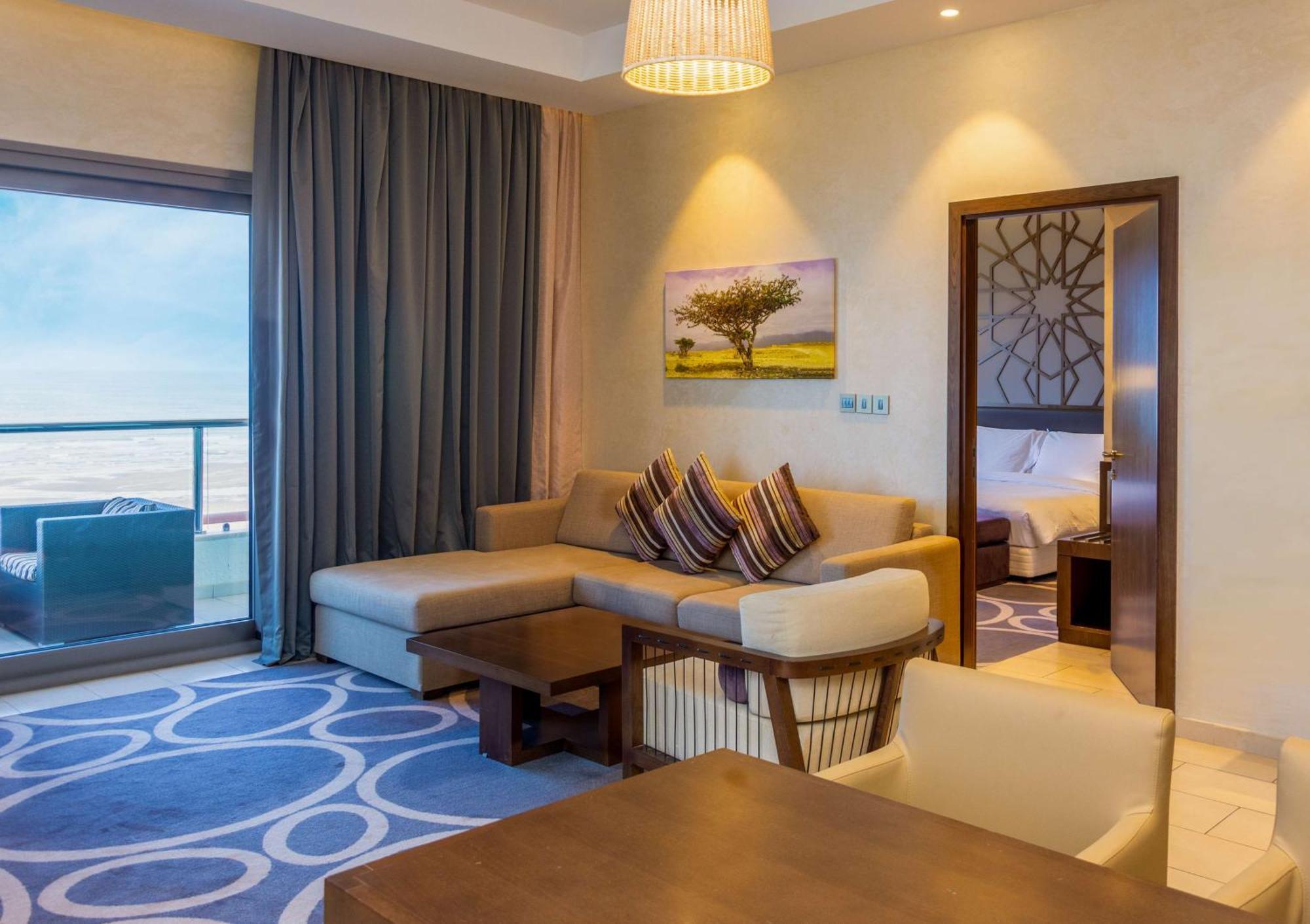 Radisson Blu Hotel & Resort, Sohar Exterior photo A suite at the hotel