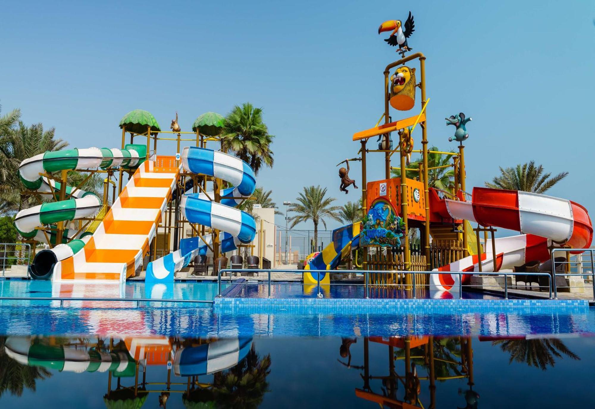 Radisson Blu Hotel & Resort, Sohar Exterior photo Aqua Park